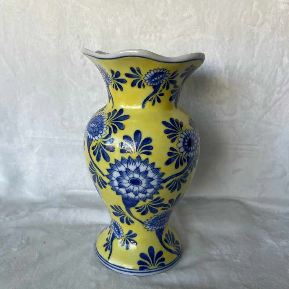 💛💙 bright, colorful vase💛💙 - Picture 1 of 6